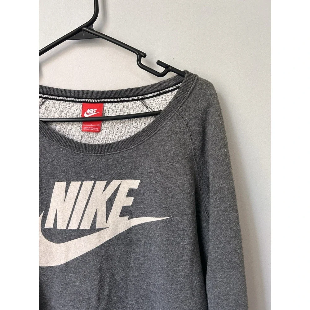 Nike women grey
